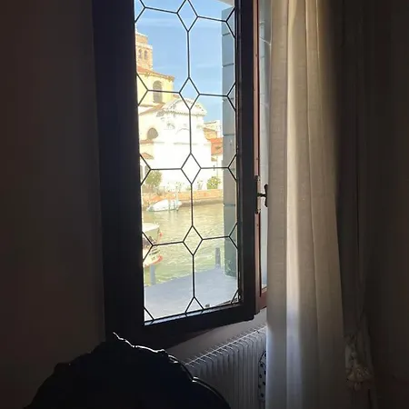 Canal Riva De Biasio Guest house 2*