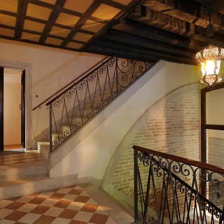 Canal Riva De Biasio 2* Venetië