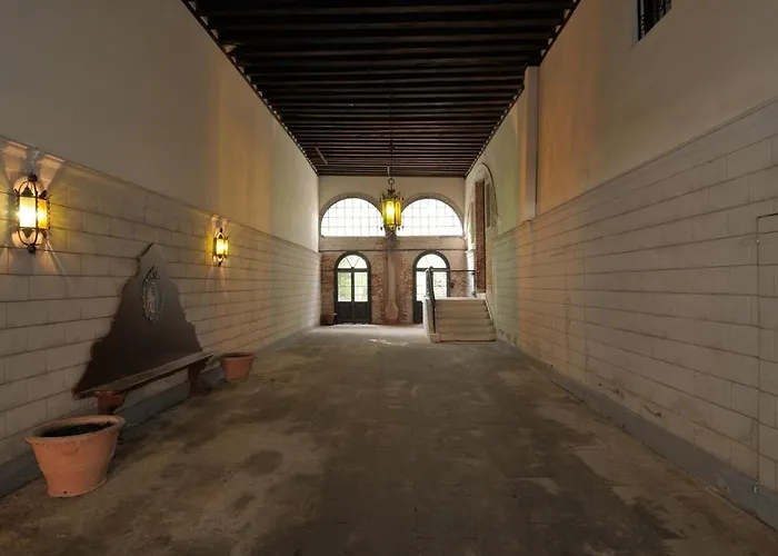 Konukevi Canal Riva De Biasio Venedik