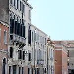 Canal Riva De Biasio 2* Venedig